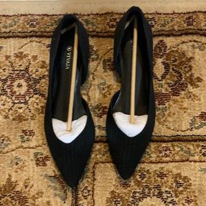 Vivaia Black pointy toe - size 7.5 new, never worn